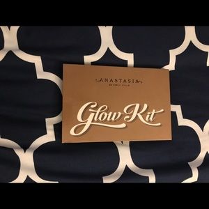 Anastasia Beverly Hills Ultimate Glow Kit